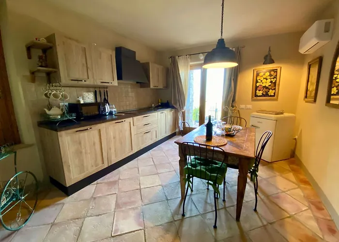 La Romantica Apartment *